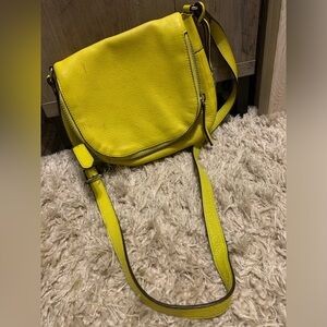 Vince camuto crossbody

Few marks on bag